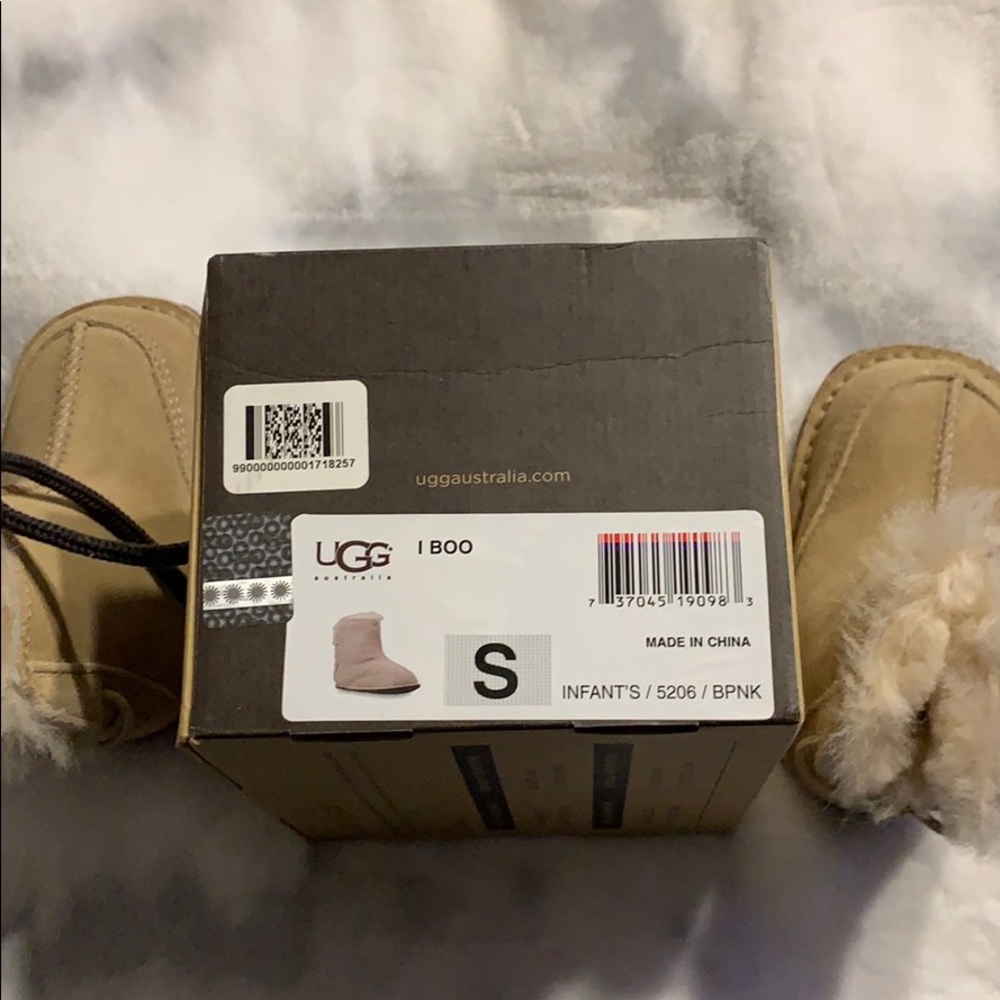 UGG - Picture 8 of 9